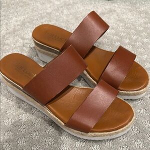 Bertuchi Brown Leather Platform Sandals